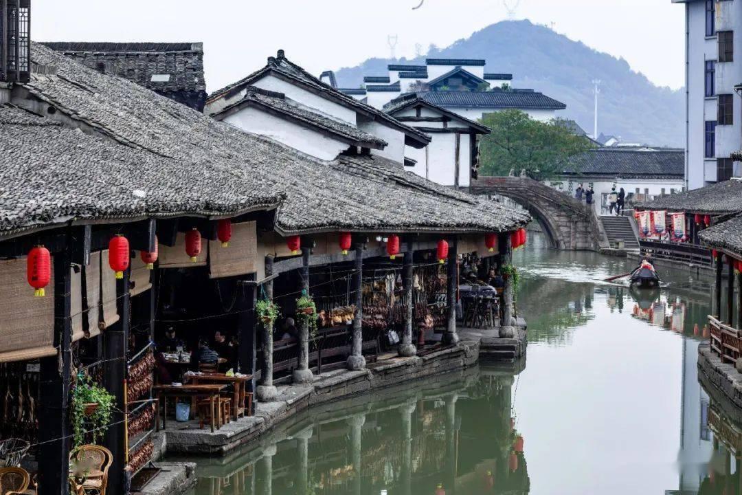 逃出诡异古宅